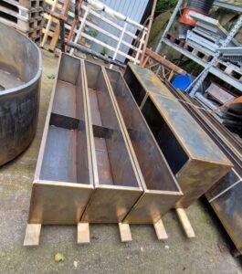 Planteringslådor i corten