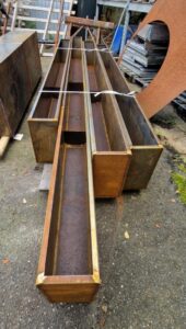 Planteringslådor i corten