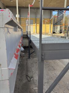 Plattform vid lastkaj